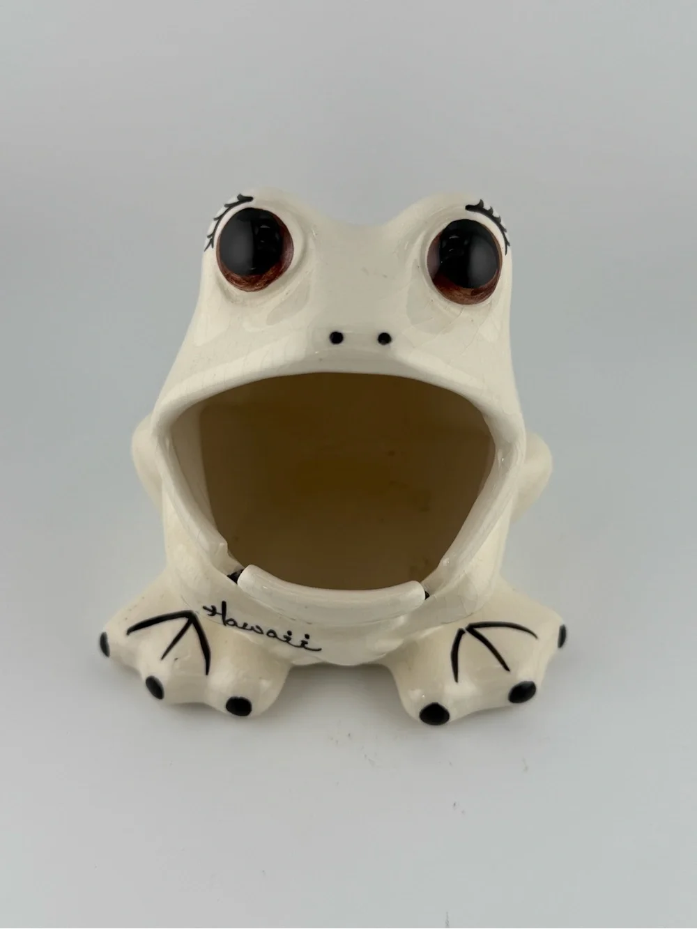 Vintage ceramic wide-mouth frog sponge holder